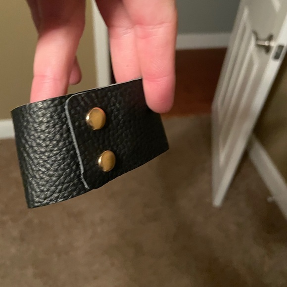 Faux leather bracelet - Picture 2 of 5